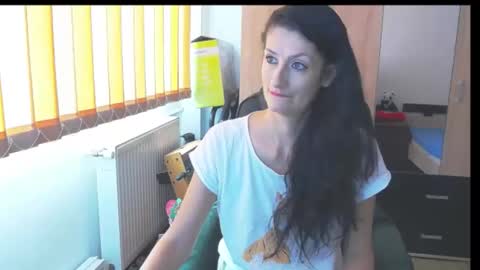 Bea online show from 10/16/25, 06:03