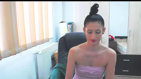 Snapshot of wildbea23 chatting on 01/19/26, 07:45 Bea online show from 01/19/26, 07:45