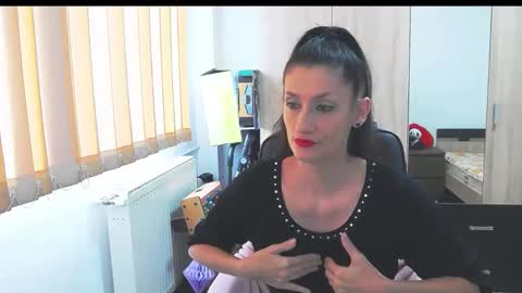 Snapshot of wildbea23 chatting on 02/01/26, 08:24 Bea online show from 02/01/26, 08:24