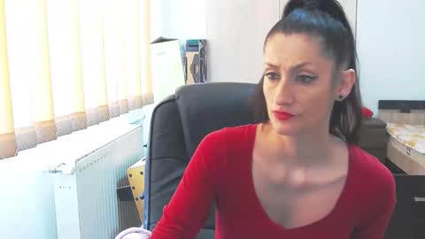 Snapshot of wildbea23 chatting on 02/24/26, 08:56 Bea online show from 02/24/26, 08:56