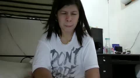 Snapshot of wildbrownchick69 chatting on 01/01/25, 10:35 WildChick online show from 01/01/25, 10:35