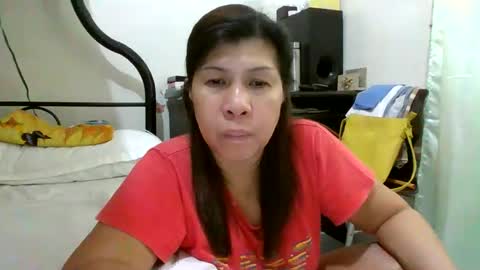 Snapshot of wildbrownchick69 chatting on 11/19/25, 11:38 WildChick online show from 11/19/25, 11:38