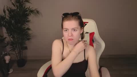 wildfoxysweet online show from 05/13/26, 08:44