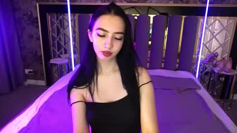 Alena online show from 12/01/25, 06:40