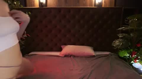 Alena online show from 03/25/26, 06:52