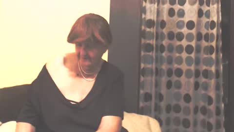 WildRedCat online show from 11/20/25, 08:41