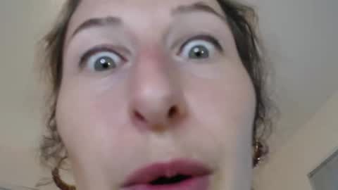 WildRose L - check my Pinned tweet if you dont see me online within 5 minutes after Ive sent email notifications online show from 11/27/25, 11:18