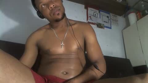 Snapshot of wilfer484725 chatting on 02/20/25, 02:29 wilfer online show from 02/20/25, 02:29