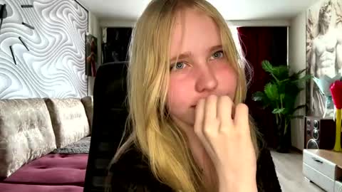 Anny online show from 05/28/26, 11:40