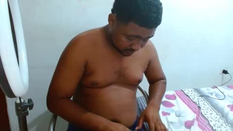 Snapshot of wilintom483797 chatting on 12/19/24, 02:01 wilintom y sharon online show from 12/19/24, 02:01