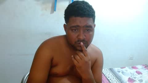 Snapshot of wilintom483797 chatting on 02/09/25, 02:06 wilintom y sharon online show from 02/09/25, 02:06