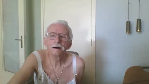 willem77779 online show from 04/22/26, 11:45