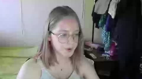 Snapshot of willenasow chatting on 07/15/26, 05:12 Olivia online show from 07/15/26, 05:12