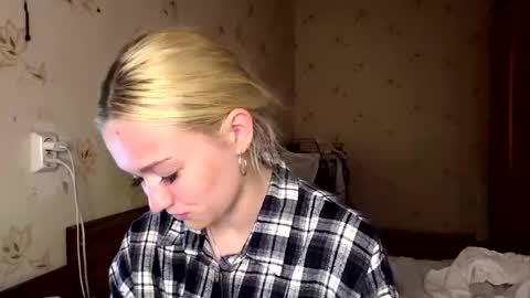 Snapshot of willettealfiero chatting on 05/20/26, 03:18 Sophia online show from 05/20/26, 03:18