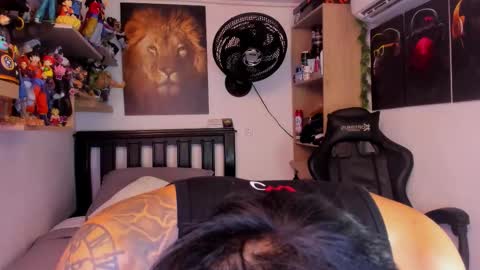 Snapshot of william_dracko9 chatting on 12/14/25, 02:17 Dracko online show from 12/14/25, 02:17