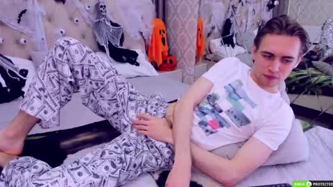 William online show from 10/27/25, 03:43