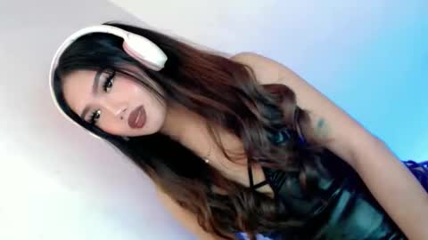 LE XI online show from 12/04/25, 02:37