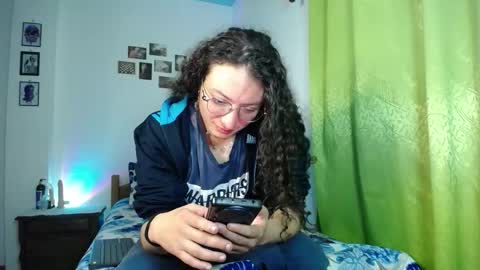 Snapshot of willmonkey chatting on 11/04/25, 01:59 willmonkey online show from 11/04/25, 01:59