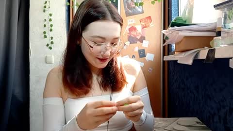 Phoebe online show from 04/06/26, 08:26