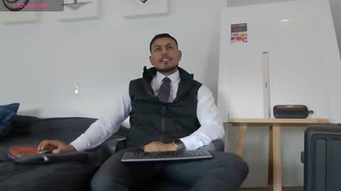 Snapshot of willsandler1 chatting on 12/19/25, 08:27 Will Sandler online show from 12/19/25, 08:27