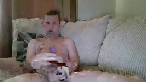 Snapshot of willyc69 chatting on 06/15/26, 07:43 willyc69 online show from 06/15/26, 07:43