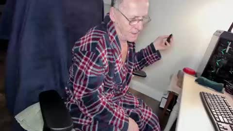 Snapshot of willyskynn chatting on 07/18/26, 03:11 WillySkynn online show from 07/18/26, 03:11