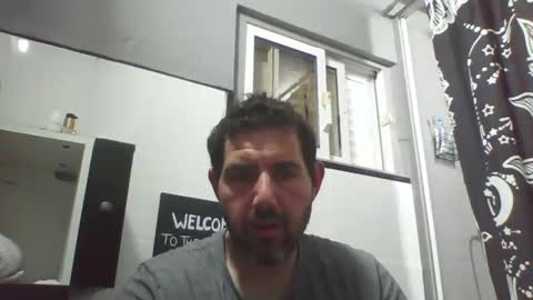 Snapshot of windowpane5 chatting on 12/31/24, 04:46 windowpane online show from 12/31/24, 04:46