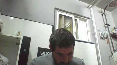 Snapshot of windowpane5 chatting on 12/31/24, 09:50 windowpane online show from 12/31/24, 09:50