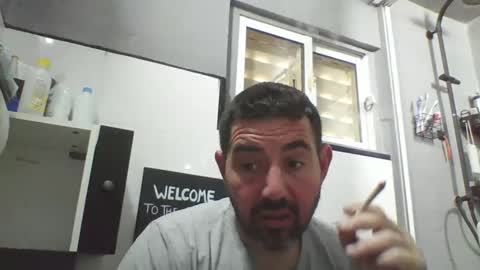 Snapshot of windowpane5 chatting on 01/25/25, 12:16 windowpane online show from 01/25/25, 12:16