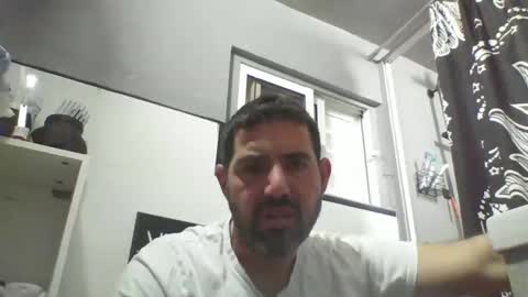 Snapshot of windowpane5 chatting on 02/02/25, 11:40 windowpane online show from 02/02/25, 11:40