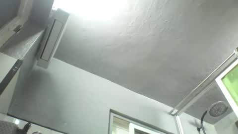 Snapshot of windowpane5 chatting on 10/19/25, 09:10 windowpane online show from 10/19/25, 09:10