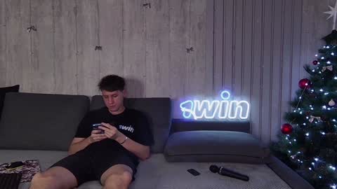 Snapshot of wineandboobs chatting on 12/25/24, 03:17 wineandboobs online show from 12/25/24, 03:17