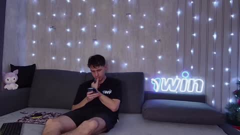 Snapshot of wineandboobs chatting on 12/30/24, 03:35 wineandboobs online show from 12/30/24, 03:35