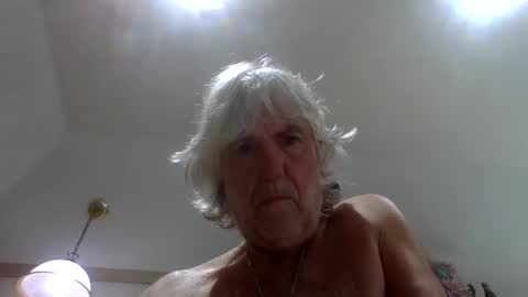 Snapshot of winedog2020 chatting on 03/02/26, 12:34 Gundja Man online show from 03/02/26, 12:34