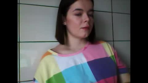 Snapshot of winter__white_rose chatting on 12/28/24, 11:09 Emma online show from 12/28/24, 11:09