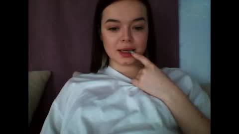 Snapshot of winter__white_rose chatting on 01/10/25, 10:50 Emma online show from 01/10/25, 10:50