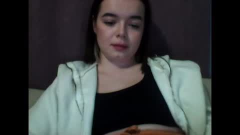 Snapshot of winter__white_rose chatting on 01/13/25, 02:21 Emma online show from 01/13/25, 02:21