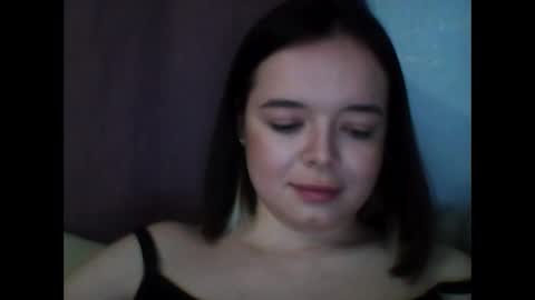 Snapshot of winter__white_rose chatting on 02/06/25, 12:59 Emma online show from 02/06/25, 12:59