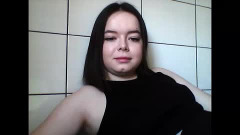 Snapshot of winter__white_rose chatting on 02/24/25, 11:54 Emma online show from 02/24/25, 11:54