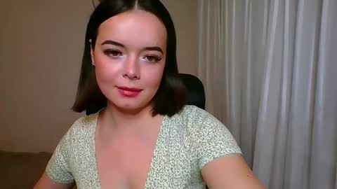 Snapshot of winter__white_rose chatting on 09/24/25, 04:54 Emma online show from 09/24/25, 04:54