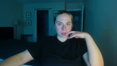 Winter Miracle online show from 09/24/25, 04:10