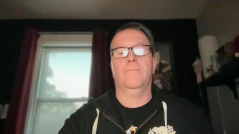 Snapshot of wintyr chatting on 10/15/25, 10:21 wintyr online show from 10/15/25, 10:21