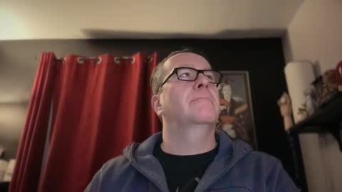 Snapshot of wintyr chatting on 11/17/25, 01:33 wintyr online show from 11/17/25, 01:33