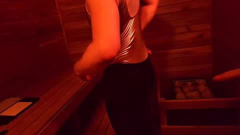 Snapshot of wipwips chatting on 02/25/26, 08:24 KiwiFruit89 online show from 02/25/26, 08:24