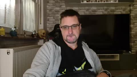 Snapshot of wirzwei8883 chatting on 11/13/25, 08:41 Dirty online show from 11/13/25, 08:41