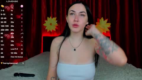 Snapshot of witch_baby_ chatting on 10/18/25, 06:16 Kira online show from 10/18/25, 06:16