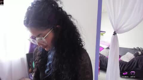     Luna Violeta  A r t i s t  online show from 09/21/25, 07:15