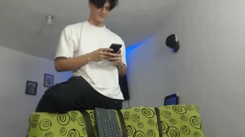 Snapshot of with_ken chatting on 01/31/25, 01:23 Ken online show from 01/31/25, 01:23