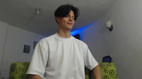 Snapshot of with_ken chatting on 02/03/25, 09:29 Ken online show from 02/03/25, 09:29