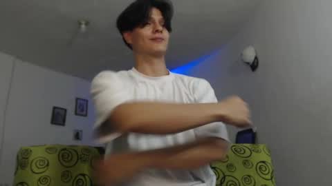 Snapshot of with_ken chatting on 02/04/25, 12:29 Ken online show from 02/04/25, 12:29